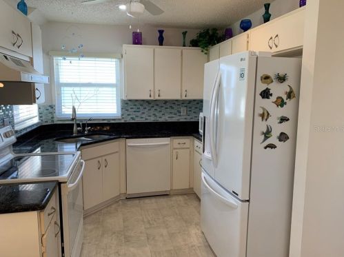 612 Masterpiece Dr, Ruskin FL 33573-6564 exterior