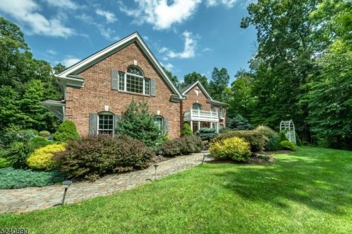 22 Fieldview Dr, Sparta NJ  07871-2744 exterior