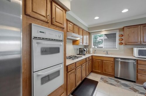 2815 Orange Grv Ave, Orange CA 92867-7345 exterior