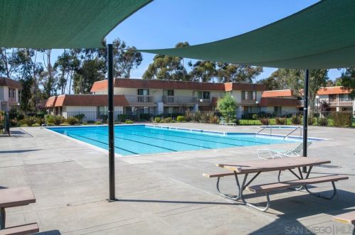 2707 Via Colima, Carlsbad CA  92010-1377 exterior