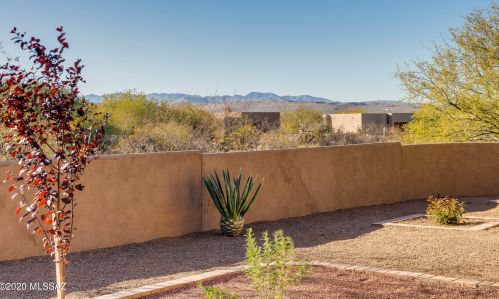 976 Josephine Saddle Pl, Green Valley AZ 85614-6302 exterior