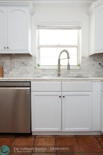 1903 180 Ter, Hollywood FL 33029-5173 exterior