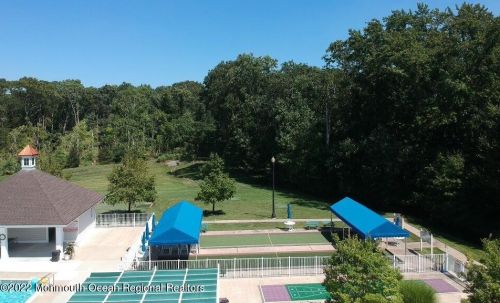 10 Quincy Ct, East Freehold NJ  07728-9251 exterior