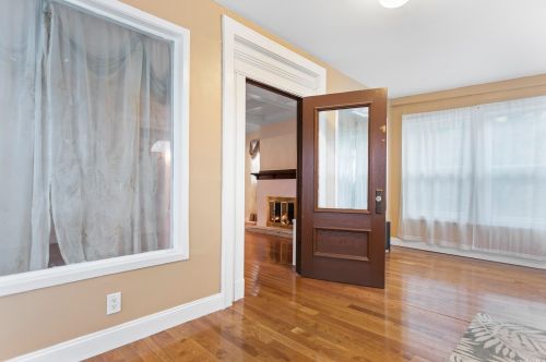 85-19 164th St, Jamaica, NY 11432-1116