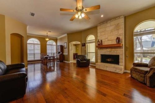 820 Wagon Wheel Trl, Georgetown TX  78628-2467 exterior
