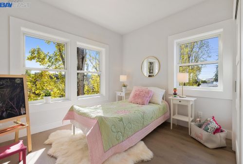 5926 Dover St, Oakland CA  94609-1426 exterior