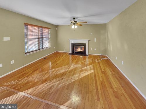 5771 Rhode Island Dr, Woodbridge VA  22193-3830 exterior