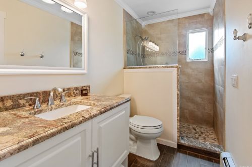 49 Roderick Rd, West Islip NY  11795-2632 exterior