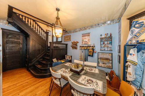 2903 Mckinley Blvd, Milwaukee, WI 53208-2931