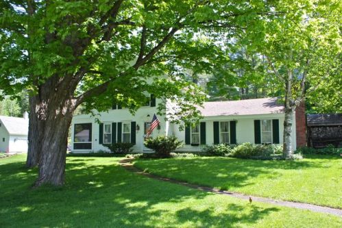 57 South St, Middletown Springs, VT 05757-4212