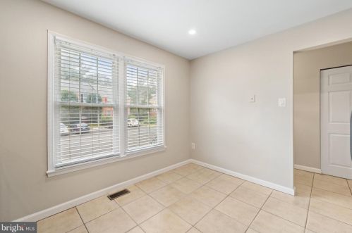 2356 Horseferry Ct, Herndon VA 20191-2733 exterior