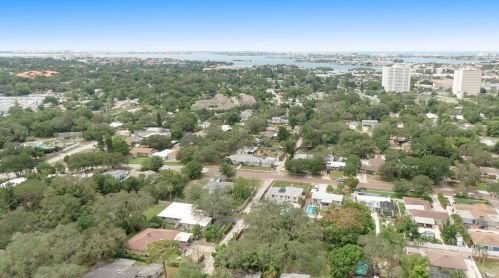 6621 Emerson Ave, Saint Petersburg, FL 33707-2242