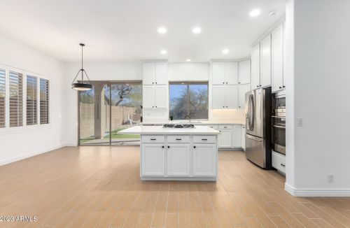 22037 55th St, Phoenix AZ  85054-7151 exterior