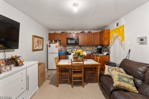 22 Godwin Ave, Paterson NJ  07501-1601 exterior