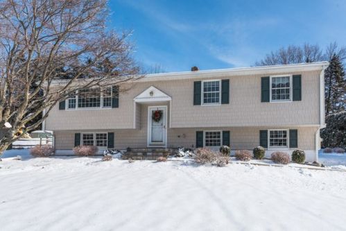 28 Quaker Ridge Rd, Bethel, CT 06801-1249
