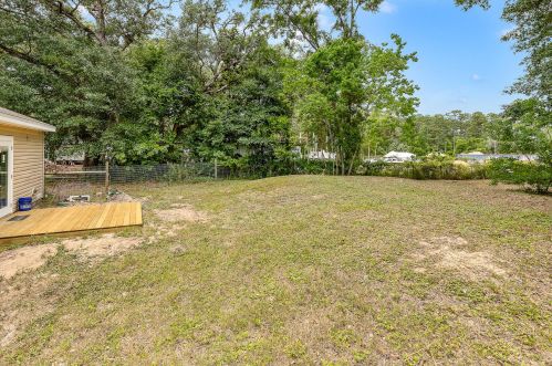 30 Lowery Rd, Freeport FL  32439-4220 exterior