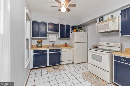 8562 Chester Grove Ct, Springfield VA  22153-2250 exterior