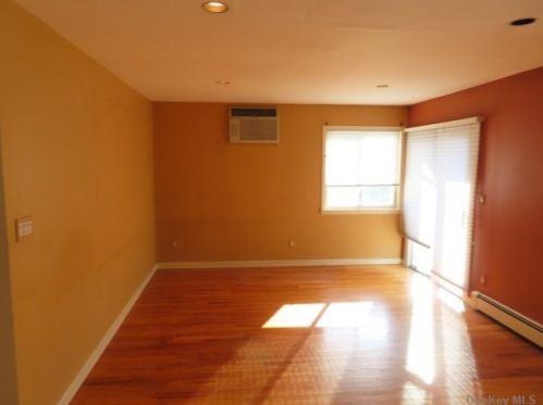 231 Carman Ave, East Rockaway NY  11518-1737 exterior