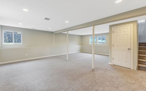 9 Brookwood Dr, Wheatley Heights NY  11798-1005 exterior