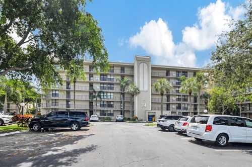 14 Royal Palm Way, Boca Raton, FL 33432-8760