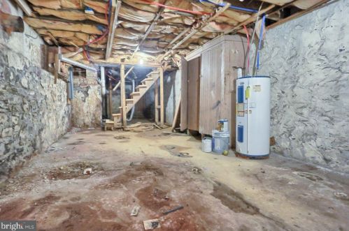 627 Oxford St, Harrisburg PA  17110-2521 exterior