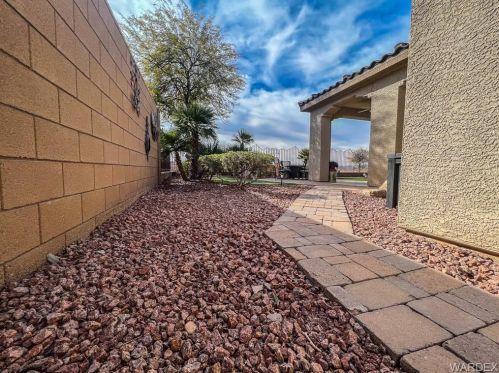 14 Torrey Pines Dr, Mohave Valley AZ  86440-8209 exterior