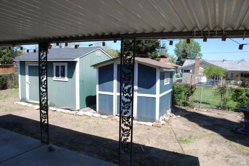 490 Nut Tree Rd, Vacaville CA  95687-3321 exterior