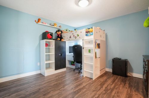 716 Ballater Dr, Delaware OH  43015-7184 exterior