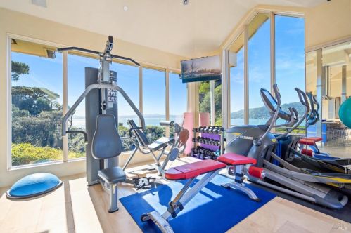 333 Belvedere Ave, Tiburon CA 94920-2429 exterior