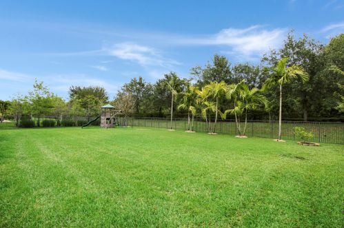 7906 Arbor Crst Way, West Palm Beach FL  33412-2467 exterior