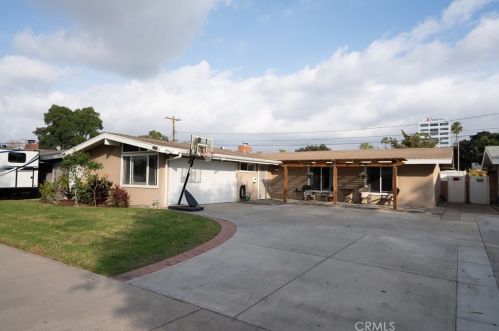 523 Devon Rd, Orange CA  92868-4519 exterior