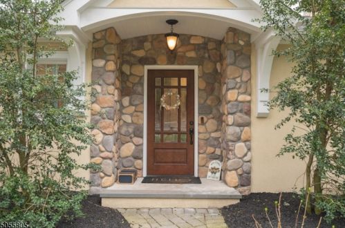 78 Laurel Hill Rd, Mountain Lakes, NJ 07046-1218