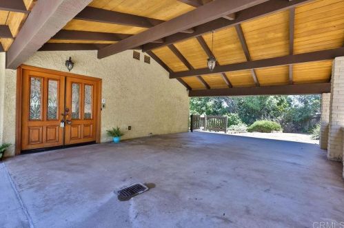 1521 Shadow Knolls Ln, El Cajon, CA 92020-8456