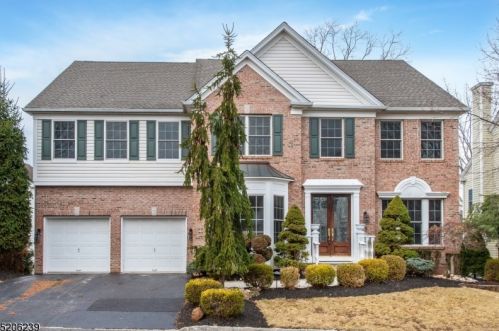 131 Hickory Hill Blvd, Paterson, NJ 07512-2194