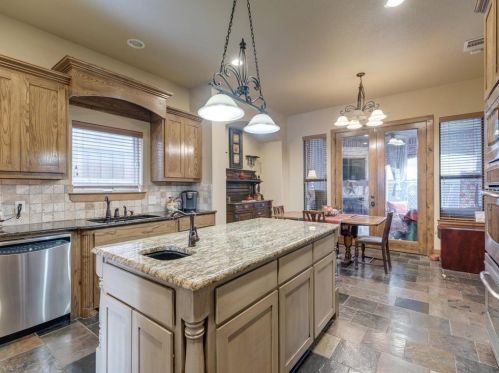 308 Thistle Rdg, Denton, TX 76210-3291