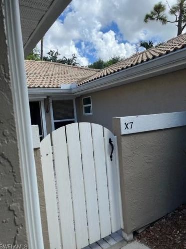 322 Emerald Bay Cir, Naples FL  34110-8666 exterior