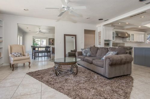 7009 Gateridge Dr, Dallas TX  75254-7935 exterior