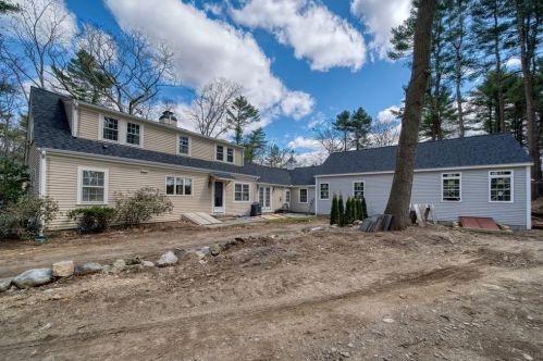 25 Forest Rd, Millis MA  02054-1501 exterior