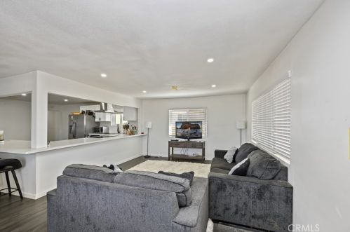 21906 Martin St, Perris CA 92570-8716 exterior