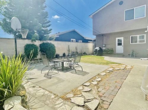 6103 Michelson St, Lakewood CA  90712-1413 exterior