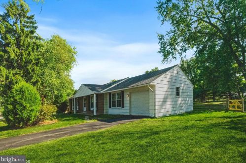 903 Independence Rd, Norristown, PA 19403-4021