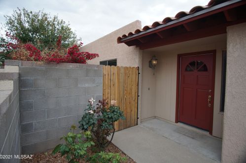 9210 Calle Maria, Tucson, AZ 85710-7335