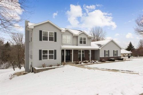 1648 Red Oak Dr, Iowa City, IA 52241-1095