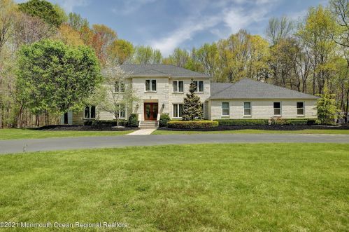 99 Station Rd, Morganville, NJ 07751-1150