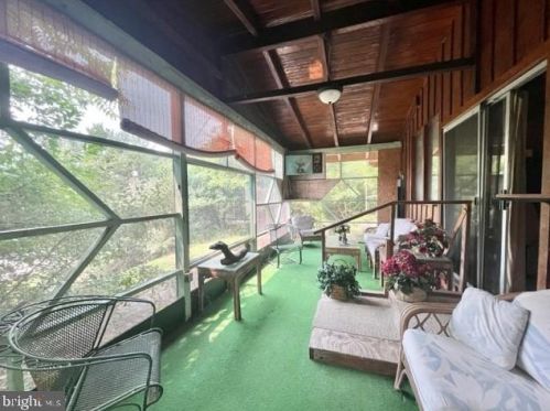 319 Lake Dr, Richmond National Battlefiel VA  22835-2752 exterior