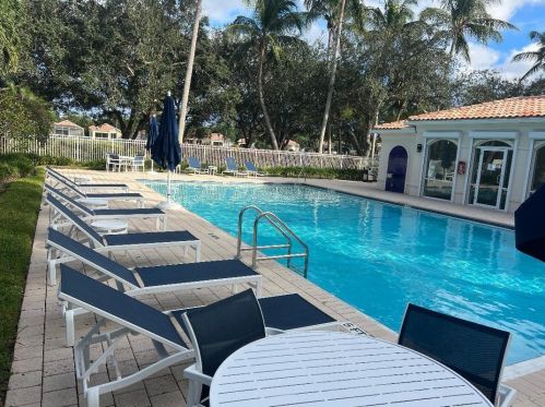 2028 Valencia Dr, Delray Beach FL  33445-5326 exterior