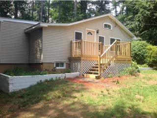 8 Sawyer Ln, Northwood NH  03261-3721 exterior