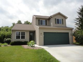 1057 Kennedy Dr, Hartford WI  53027-9263 exterior