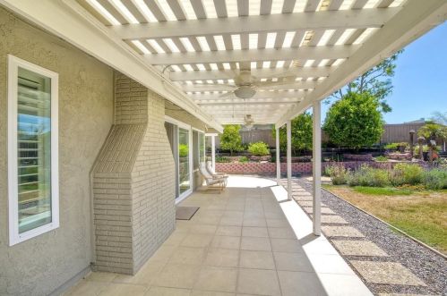 30065 Villa Alturas Dr, Temecula CA  92592-2105 exterior