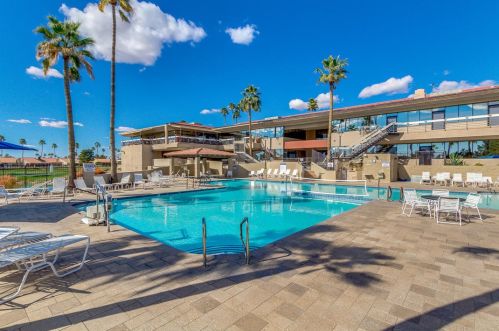 1569 Torrey Pines Ln, Chandler AZ  85249-8523 exterior